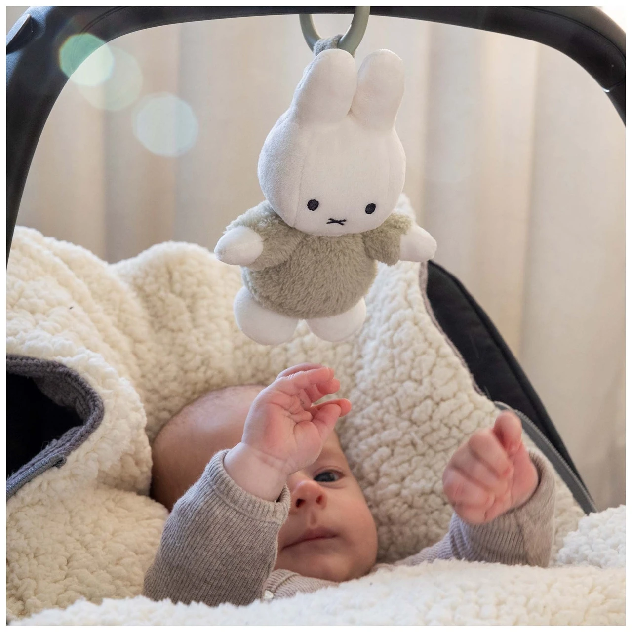 Nijntje Trilfiguur Fluffy Green 4 Nijntje Trilfiguur Fluffy Green - Afbeelding 2