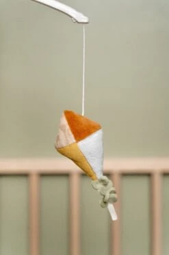 Nijntje X Little Dutch Vintage Muziekmobiel - Sunny Stripes -Prenatal 800x1200 5